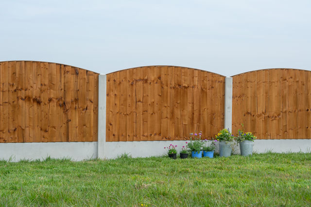 Heavy Duty Round Top Vertical Weatherboard Fence Panel