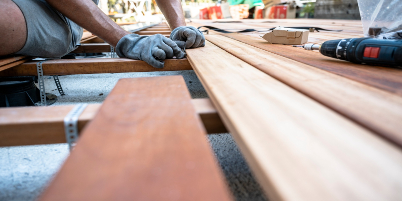 How to lay decking