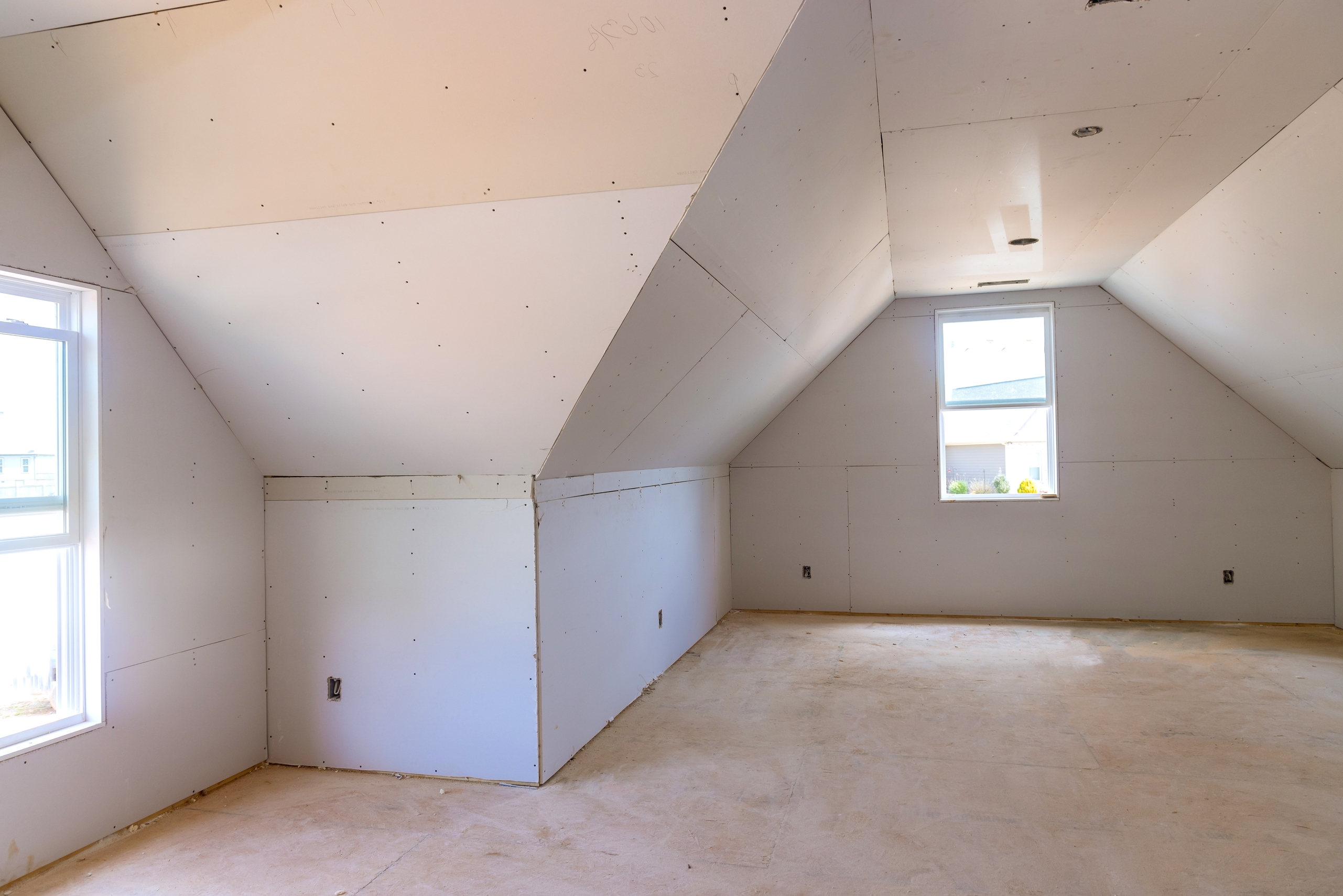 Complex room clad in plasterboard